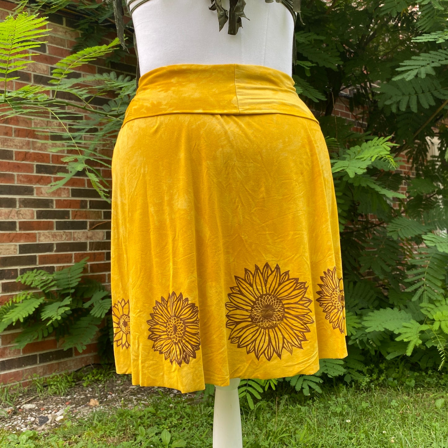 Tree’s Skirt, Sunflowers!