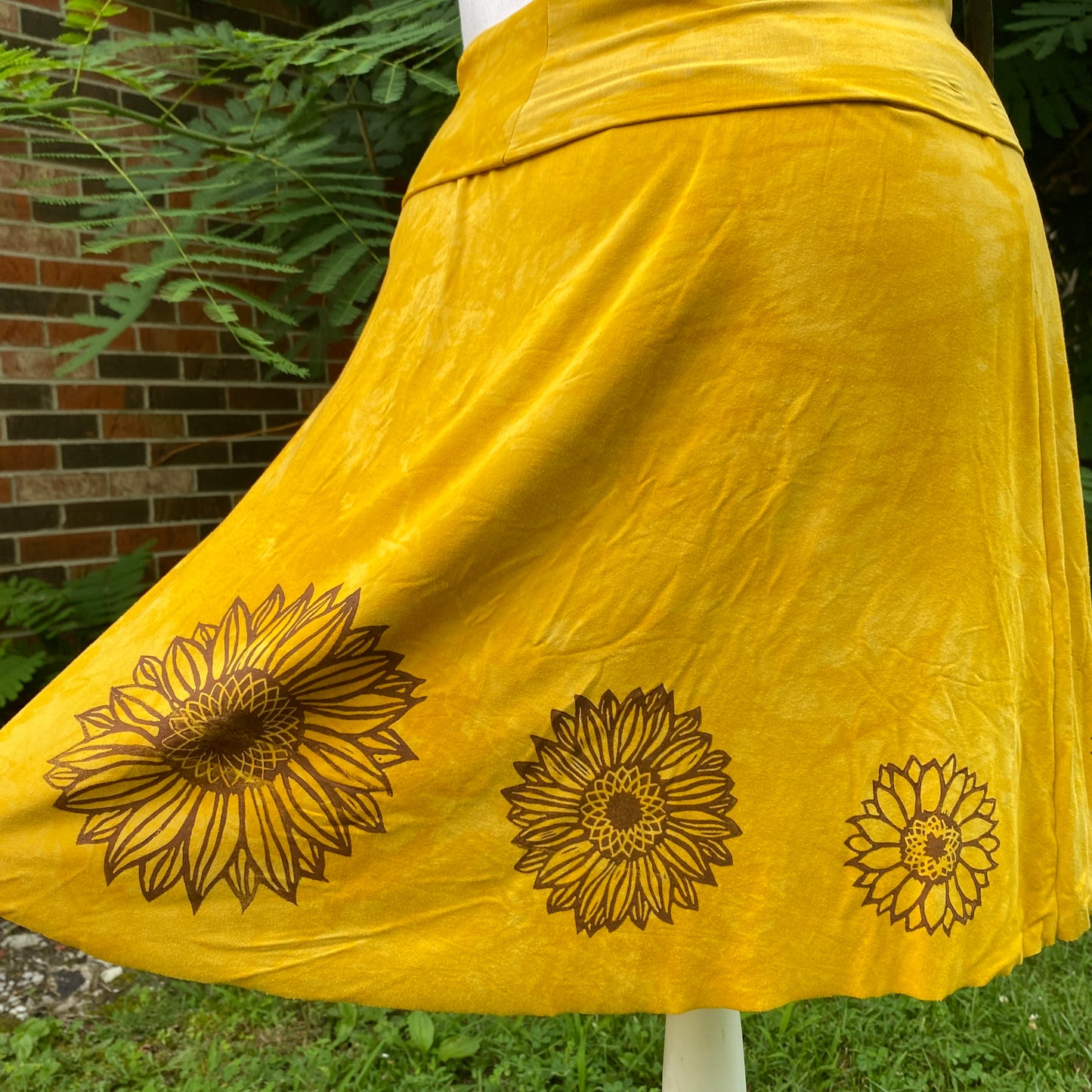 Tree’s Skirt, Sunflowers!